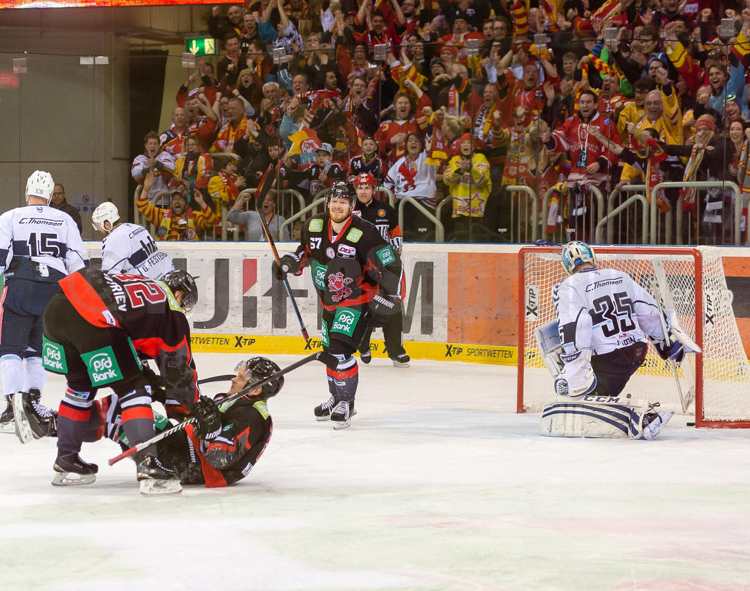 Playoffs Viertelfinale Düsseldorfer EG / Hamburg Freezers