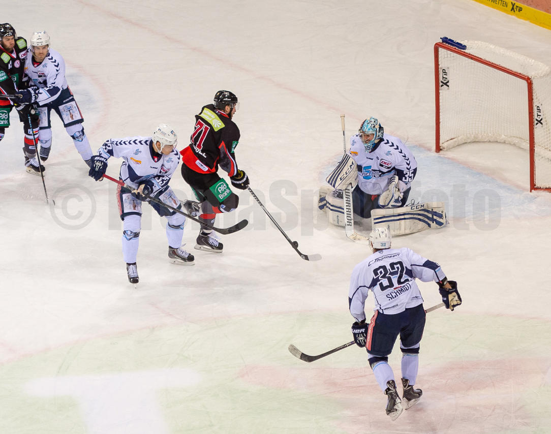 Playoffs Viertelfinale Düsseldorfer EG / Hamburg Freezers