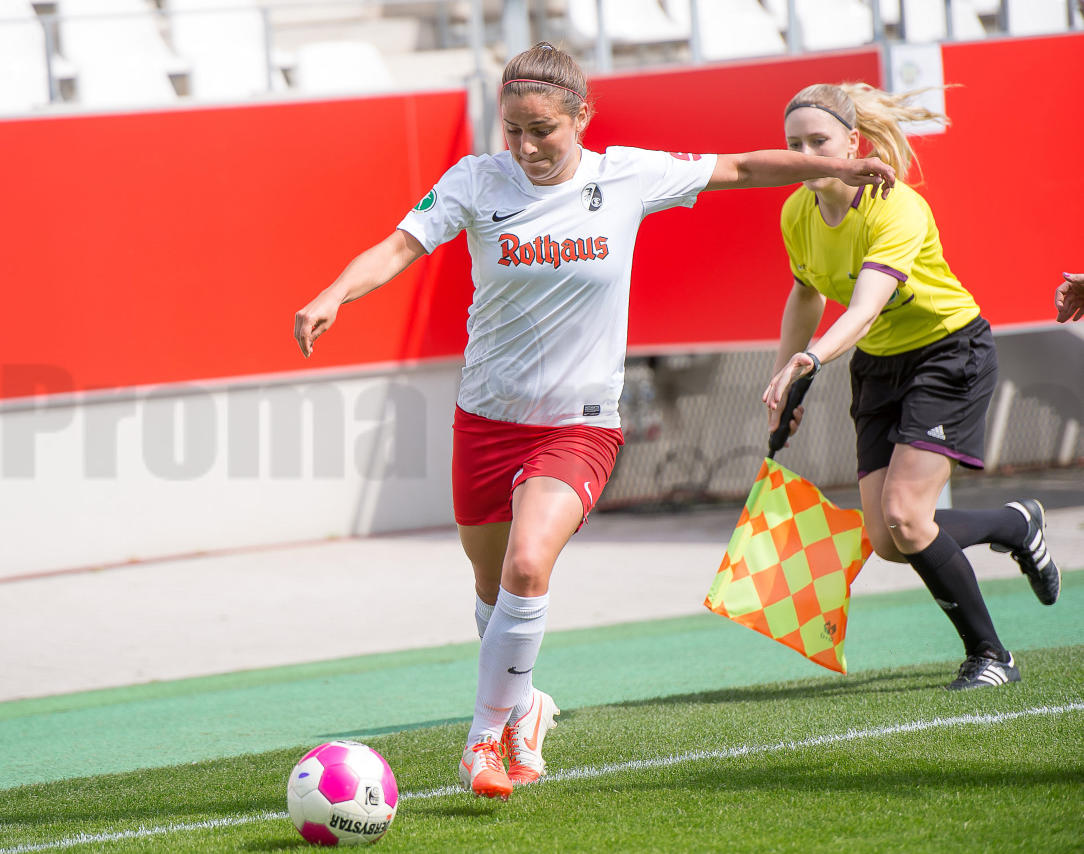 DFB-Pokal Halbfinale der Frauen 2014 in Essen