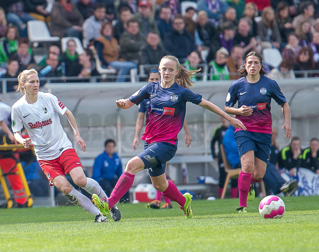 DFB-Pokal Halbfinale der Frauen 2014 in Essen