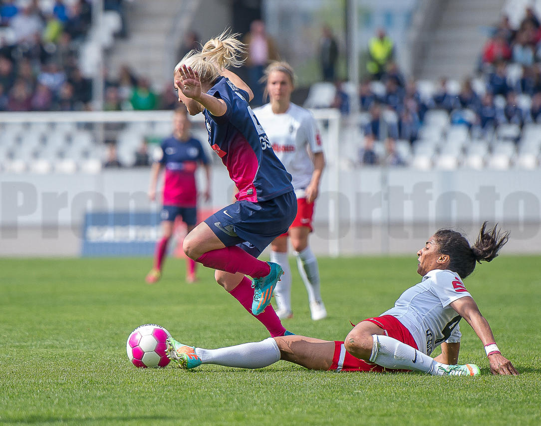 DFB-Pokal Halbfinale der Frauen 2014 in Essen
