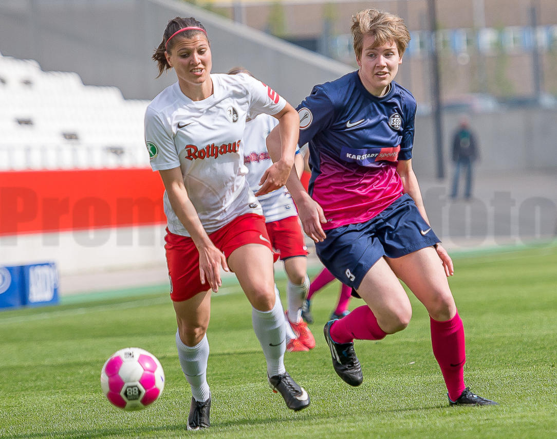 DFB-Pokal Halbfinale der Frauen 2014 in Essen