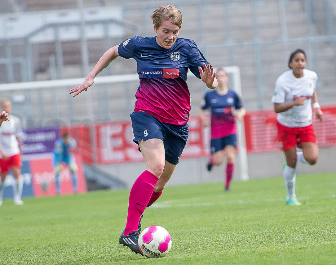 DFB-Pokal Halbfinale der Frauen 2014 in Essen