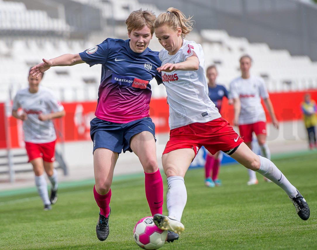 DFB-Pokal Halbfinale der Frauen 2014 in Essen
