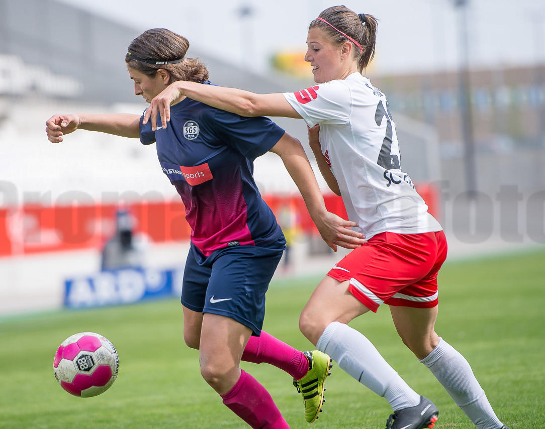 DFB-Pokal Halbfinale der Frauen 2014 in Essen