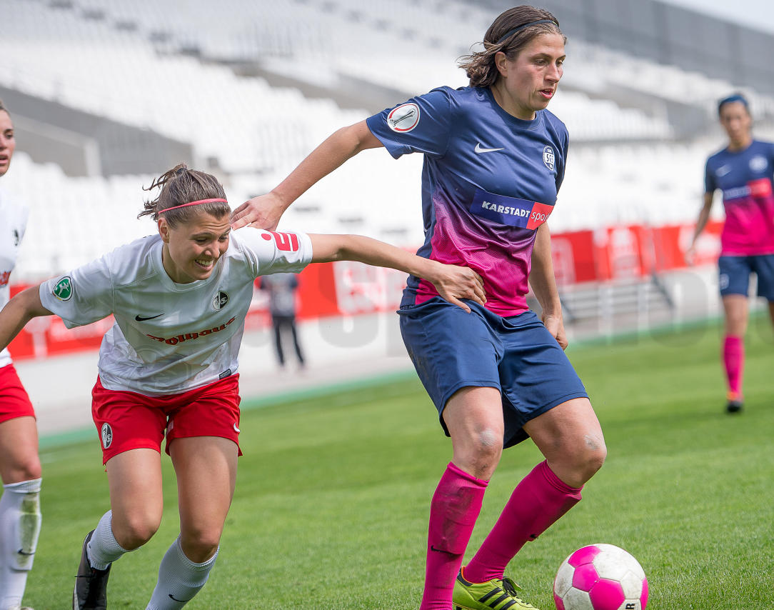 DFB-Pokal Halbfinale der Frauen 2014 in Essen