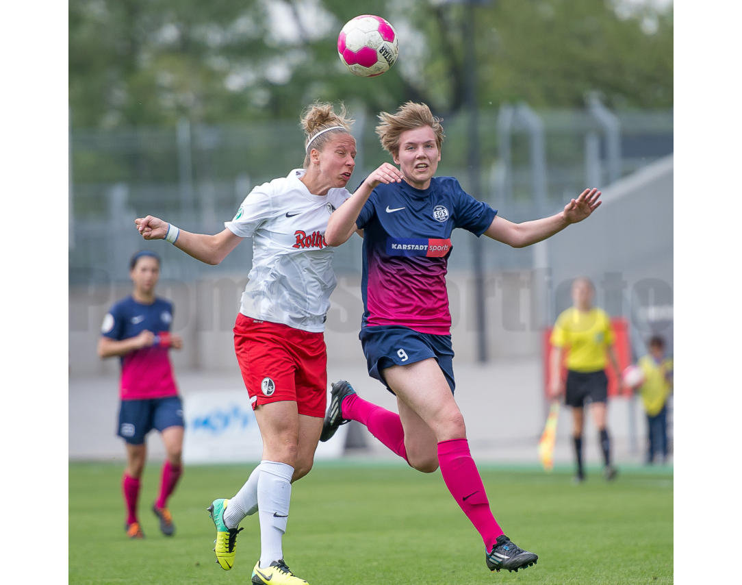 DFB-Pokal Halbfinale der Frauen 2014 in Essen