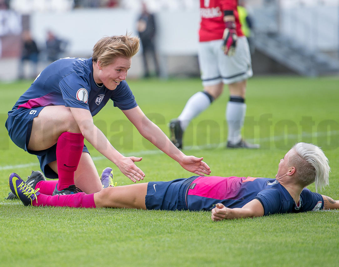 DFB-Pokal Halbfinale der Frauen 2014 in Essen