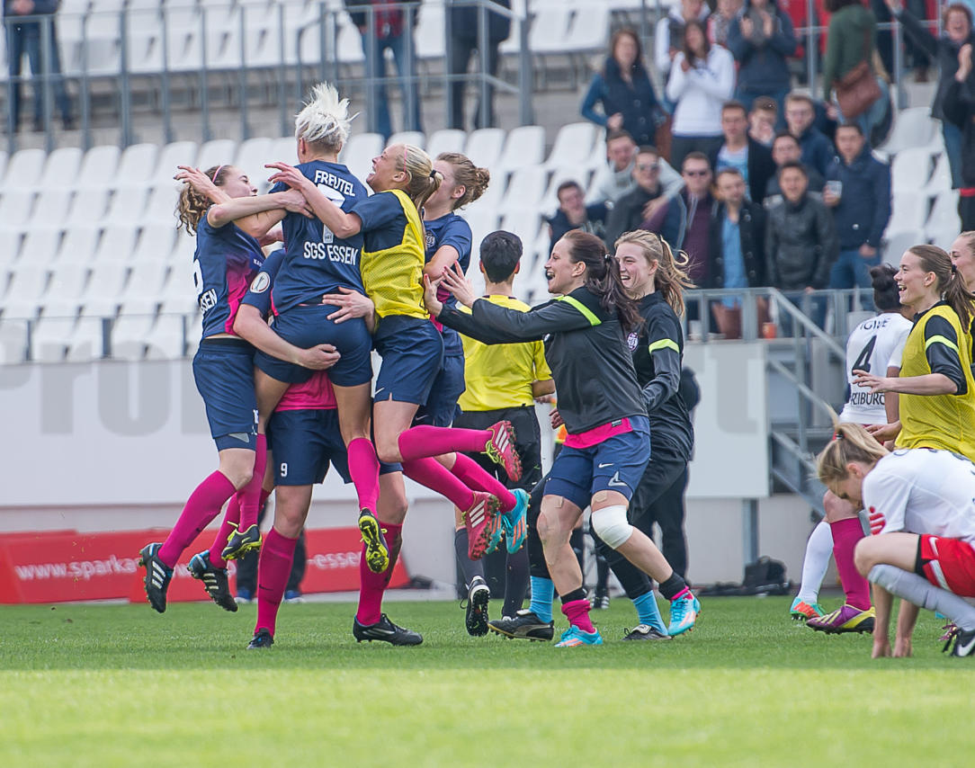 DFB-Pokal Halbfinale der Frauen 2014 in Essen