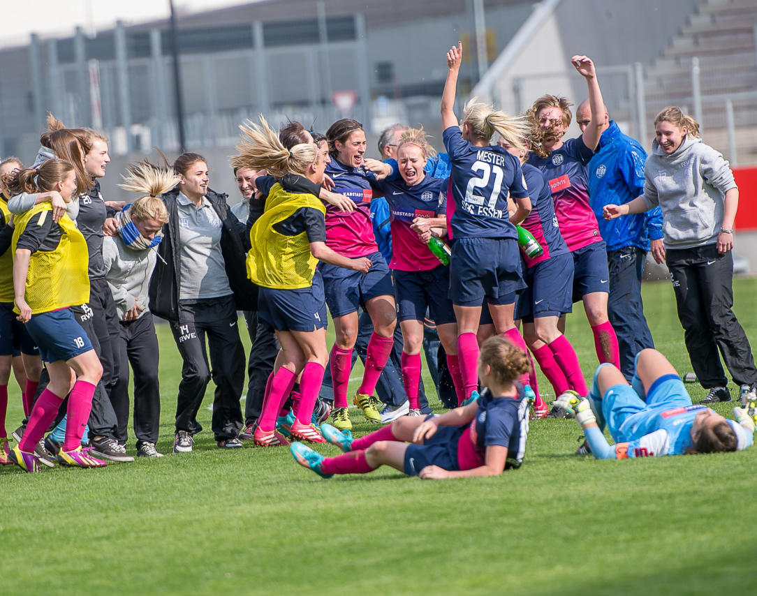 DFB-Pokal Halbfinale der Frauen 2014 in Essen